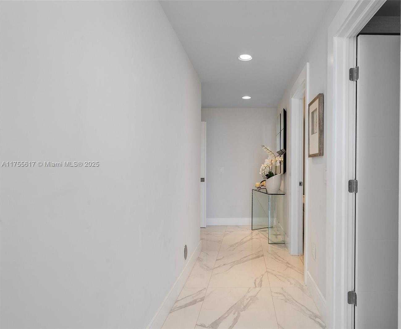 Small Image of 17111 BISCAYNE BLVD #2106, North Miami Beach Number 43