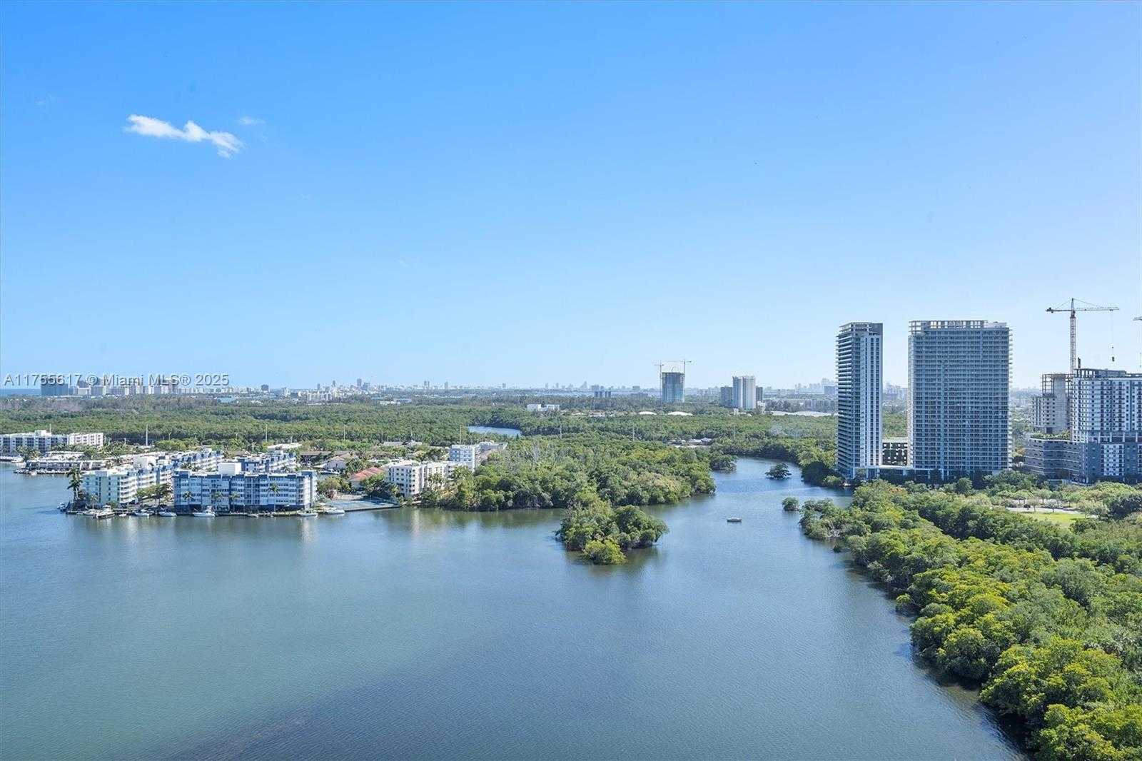 Small Image of 17111 BISCAYNE BLVD #2106, North Miami Beach Number 54