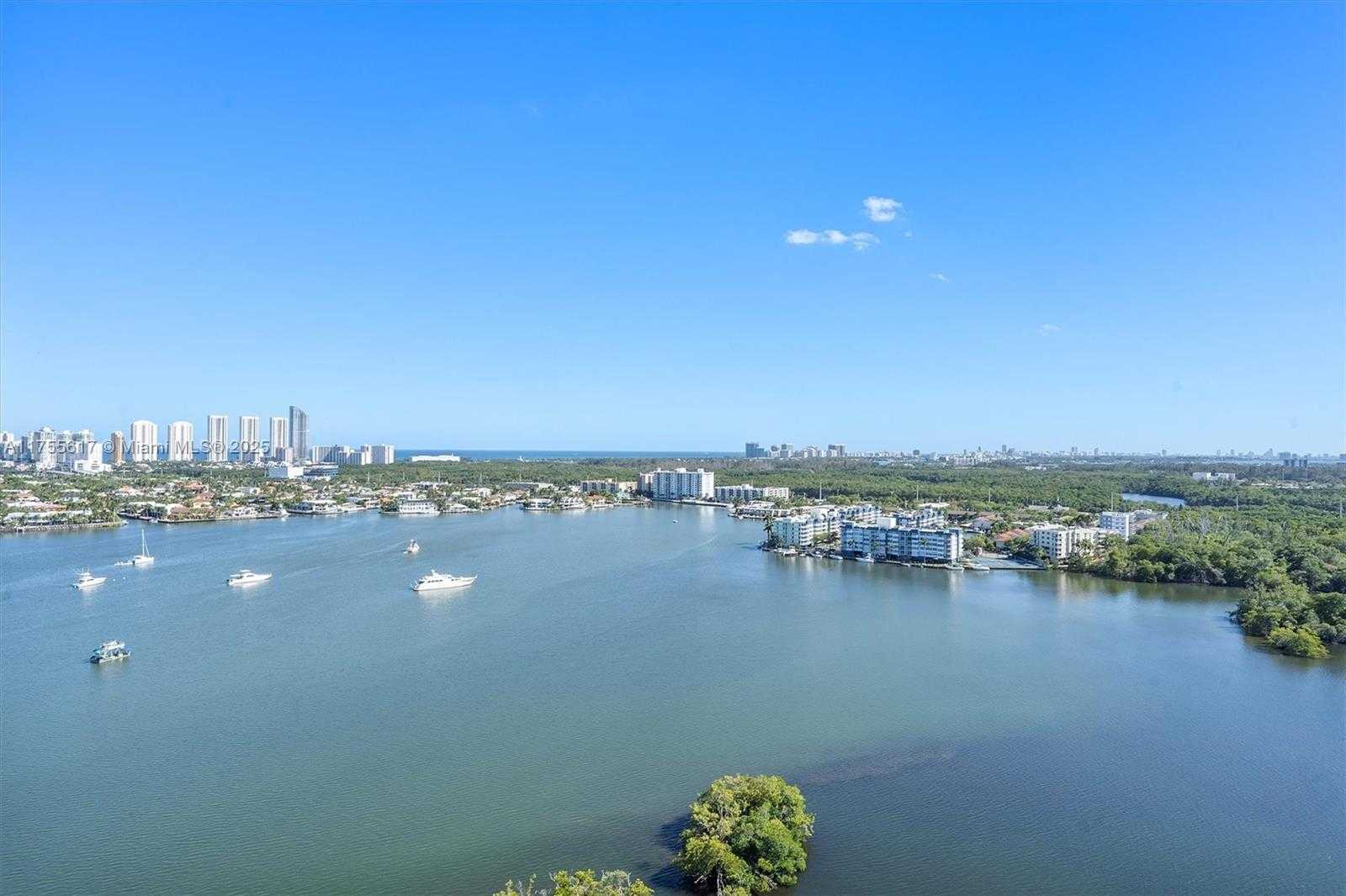 Small Image of 17111 BISCAYNE BLVD #2106, North Miami Beach Number 56