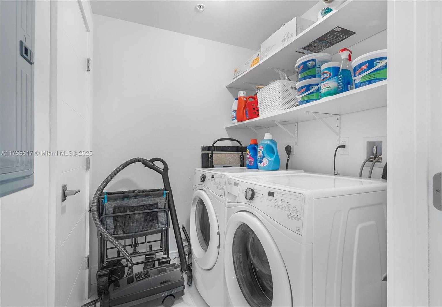 Small Image of 17111 BISCAYNE BLVD #2106, North Miami Beach Number 60