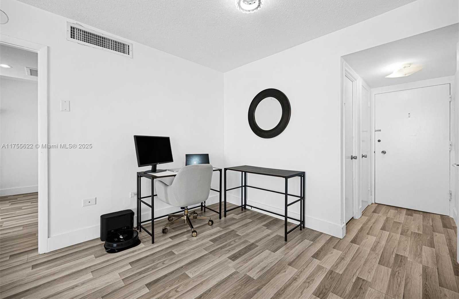 Small Image of 5555 COLLINS AVE #10M, Miami Beach Number 11