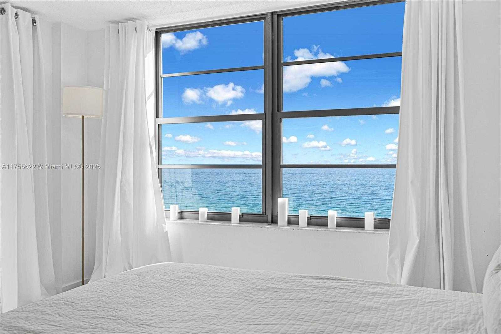 Small Image of 5555 COLLINS AVE #10M, Miami Beach Number 16