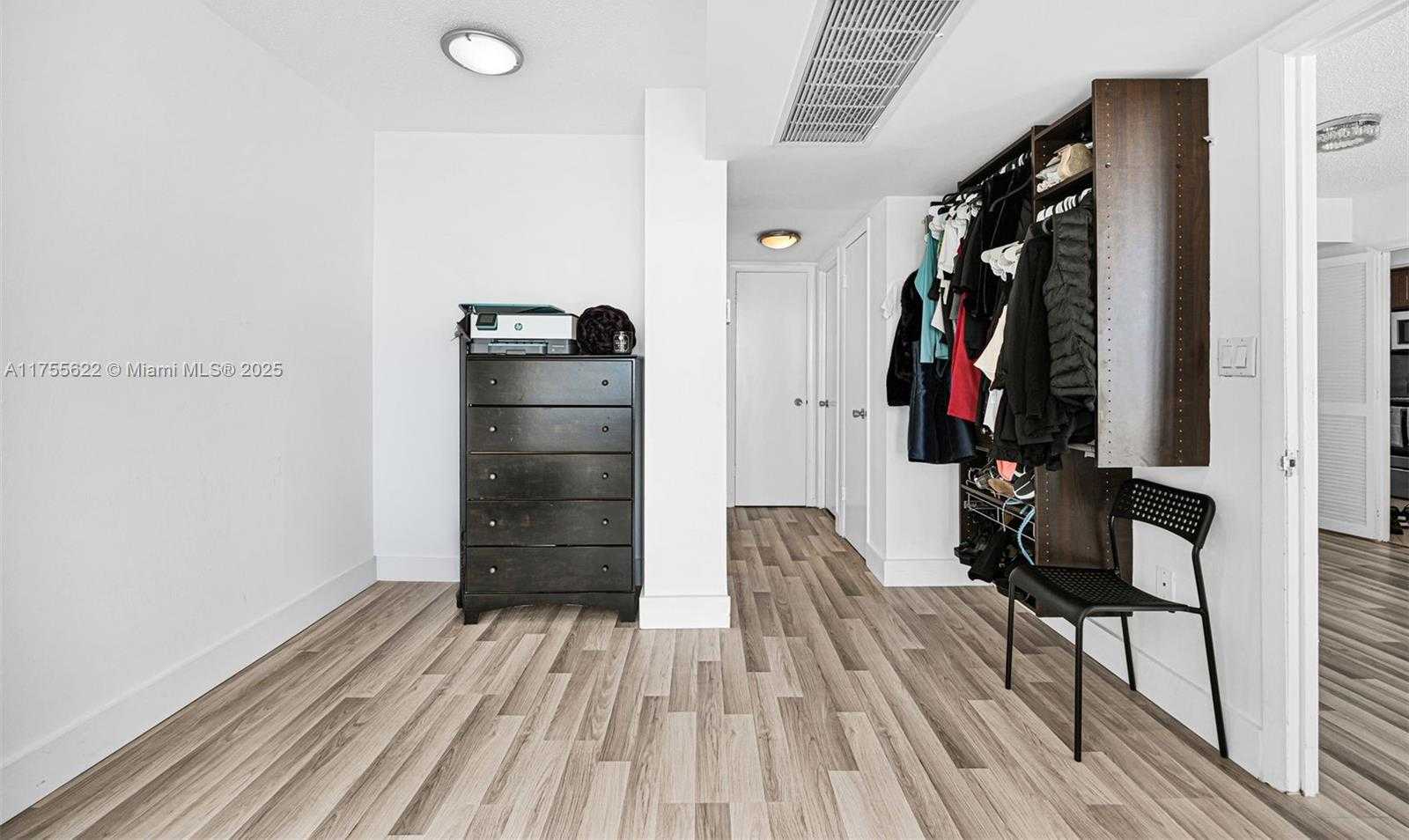 Small Image of 5555 COLLINS AVE #10M, Miami Beach Number 19