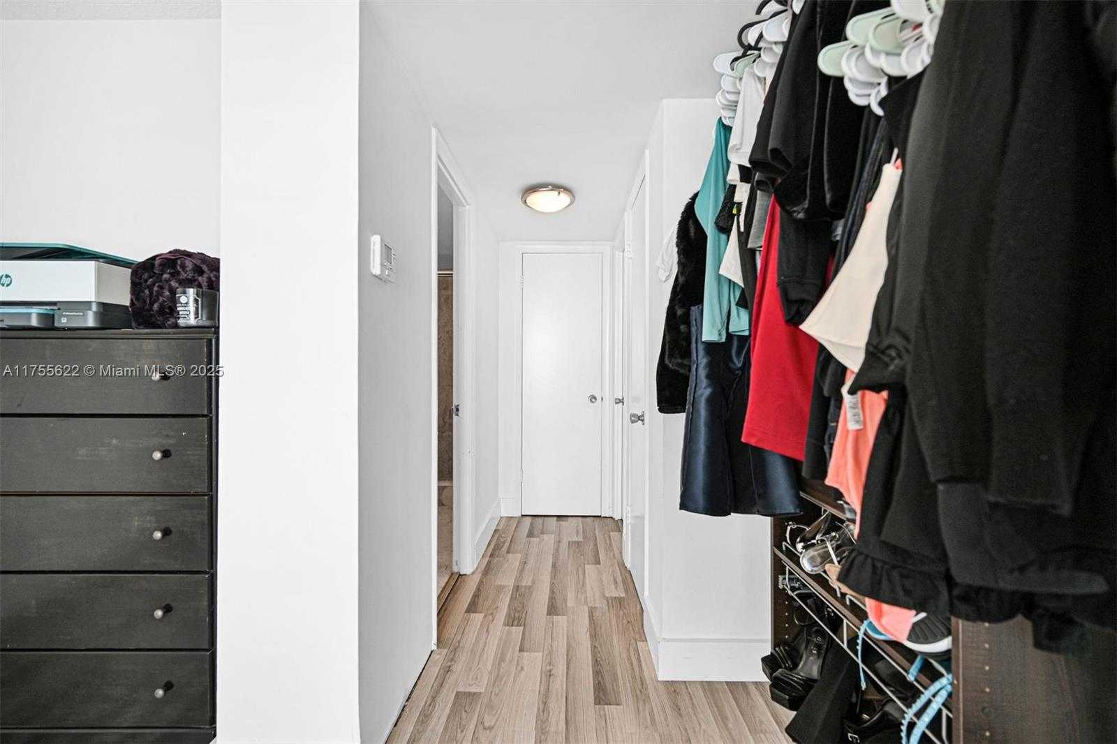 Small Image of 5555 COLLINS AVE #10M, Miami Beach Number 20