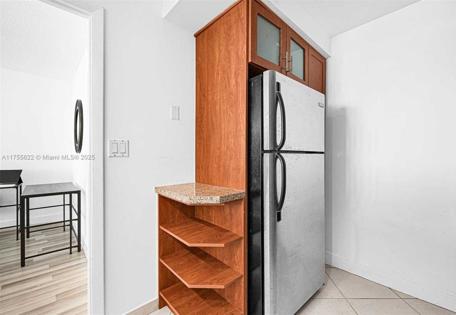 Small Image of 5555 COLLINS AVE #10M, Miami Beach Number 27