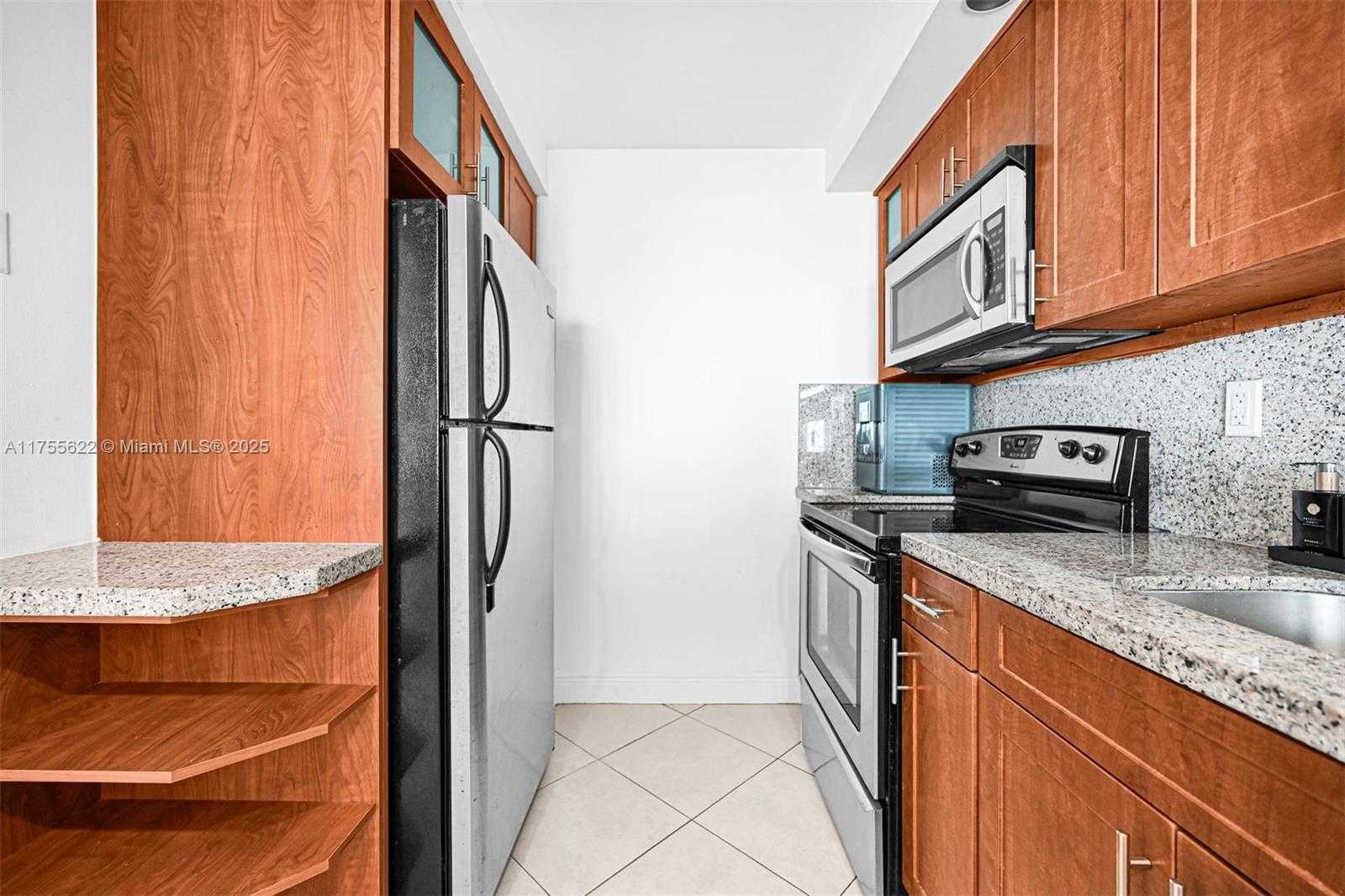 Small Image of 5555 COLLINS AVE #10M, Miami Beach Number 28