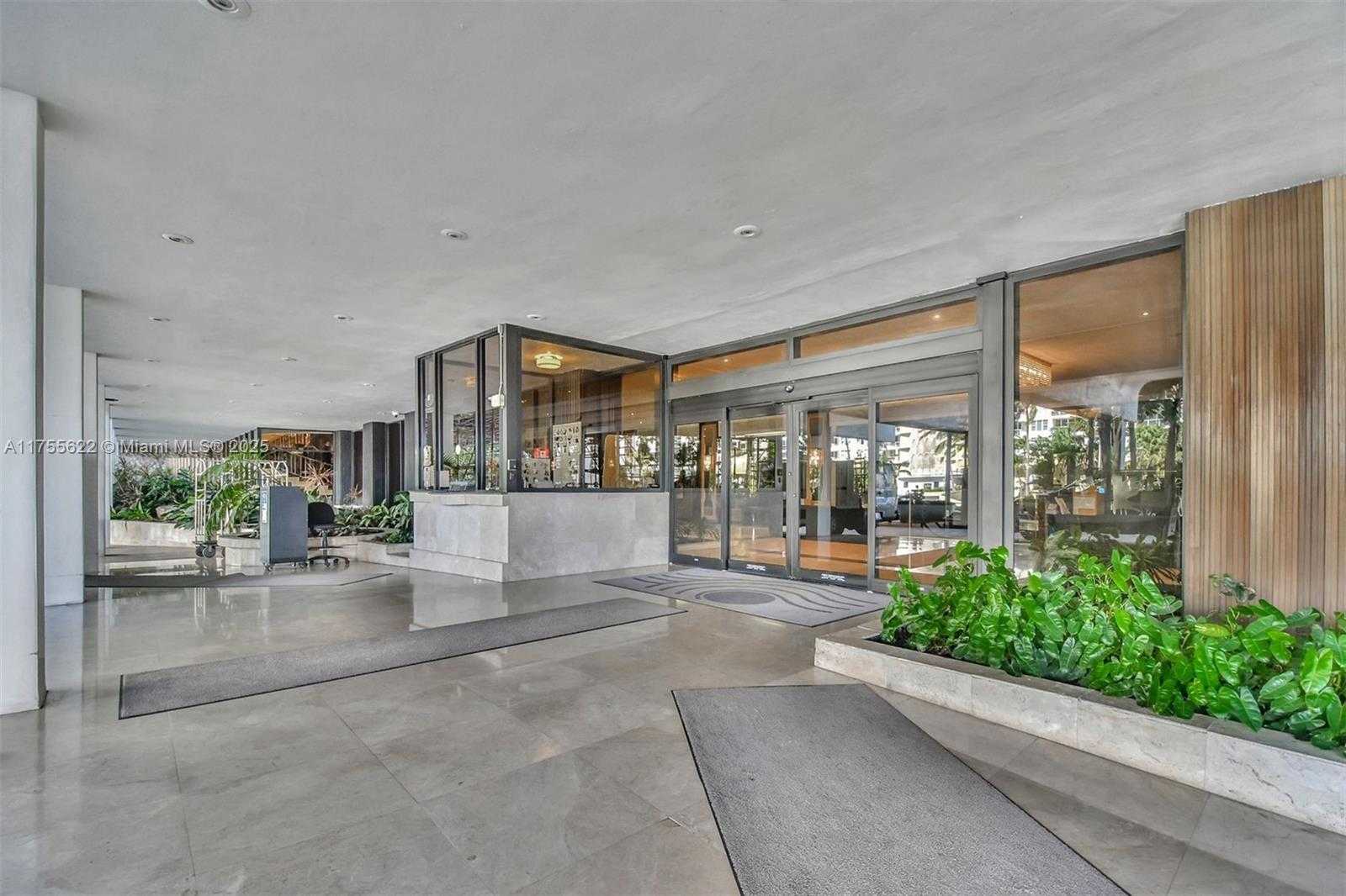 Small Image of 5555 COLLINS AVE #10M, Miami Beach Number 38