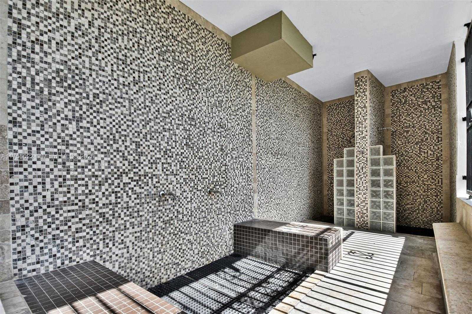 Small Image of 5555 COLLINS AVE #10M, Miami Beach Number 42