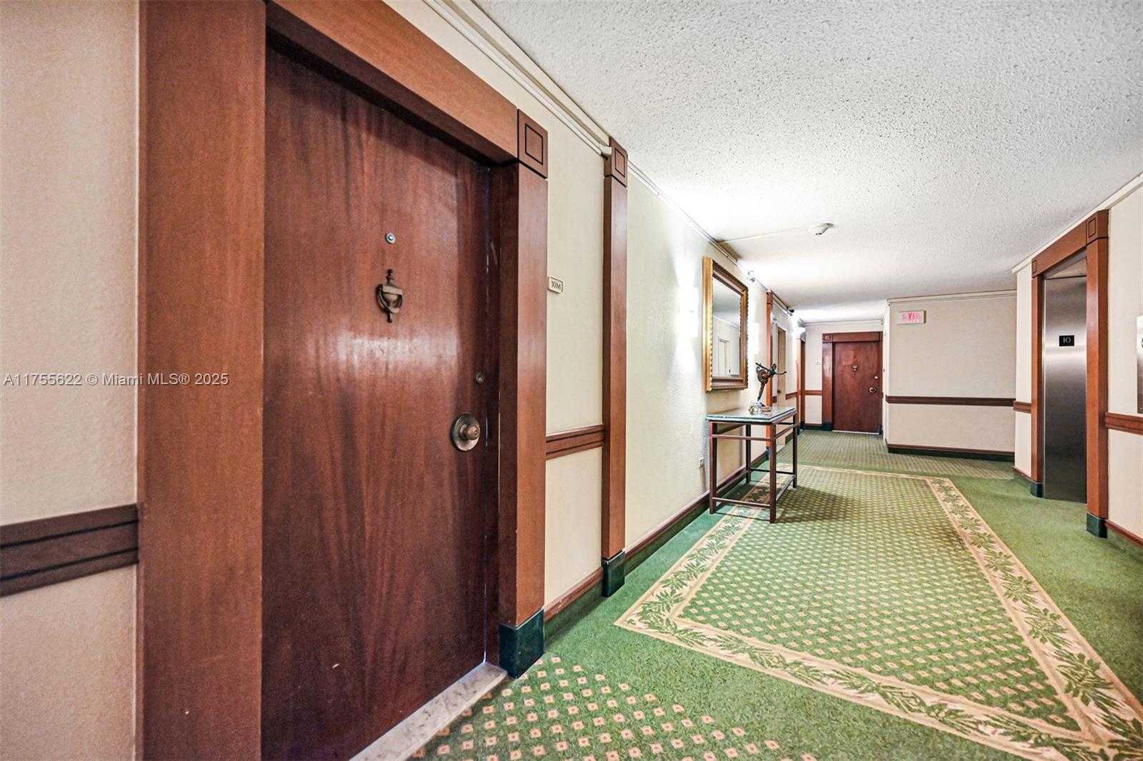 Small Image of 5555 COLLINS AVE #10M, Miami Beach Number 45