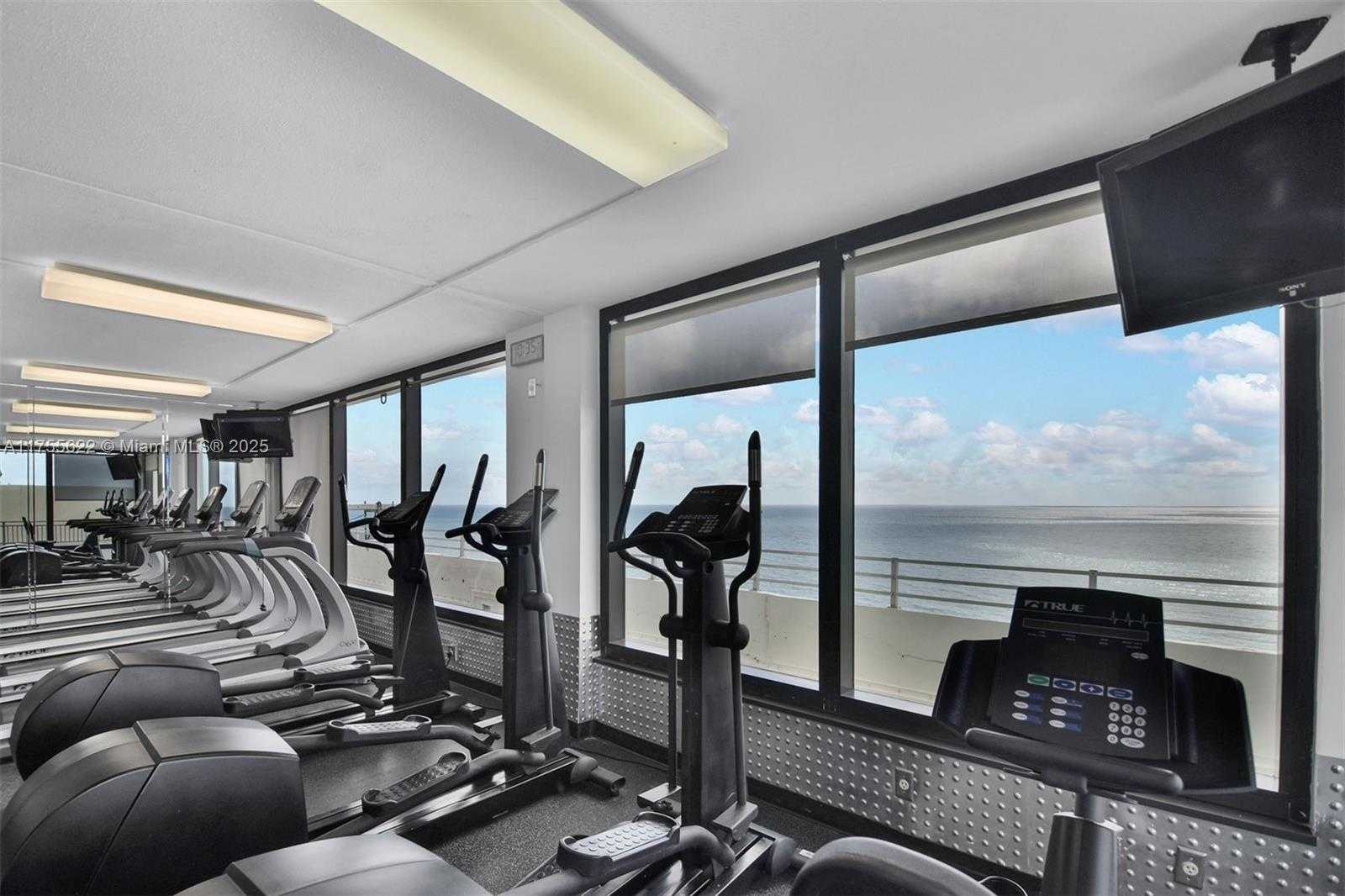 Small Image of 5555 COLLINS AVE #10M, Miami Beach Number 48