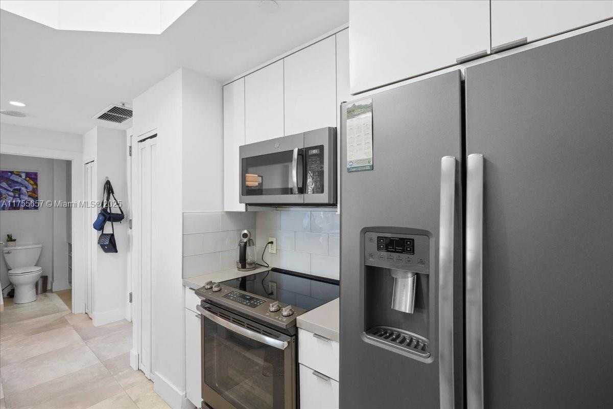 Small Image of 888 BRICKELL KEY DR #1502, Miami Number 13
