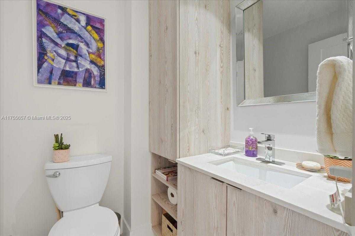 Small Image of 888 BRICKELL KEY DR #1502, Miami Number 14