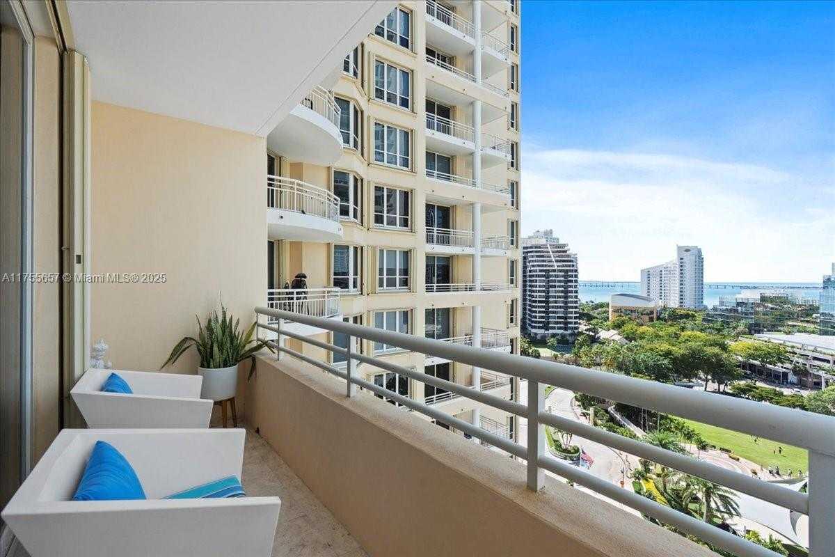 Small Image of 888 BRICKELL KEY DR #1502, Miami Number 22