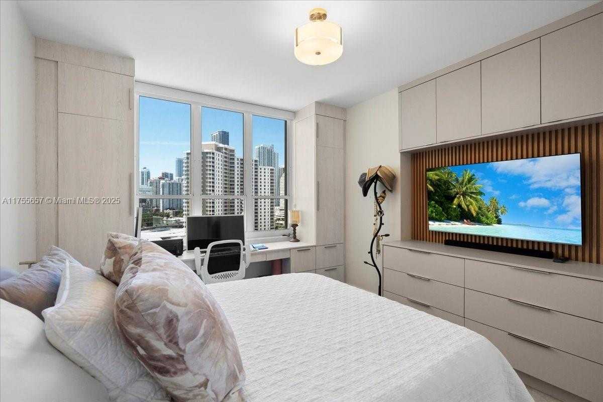 Small Image of 888 BRICKELL KEY DR #1502, Miami Number 28