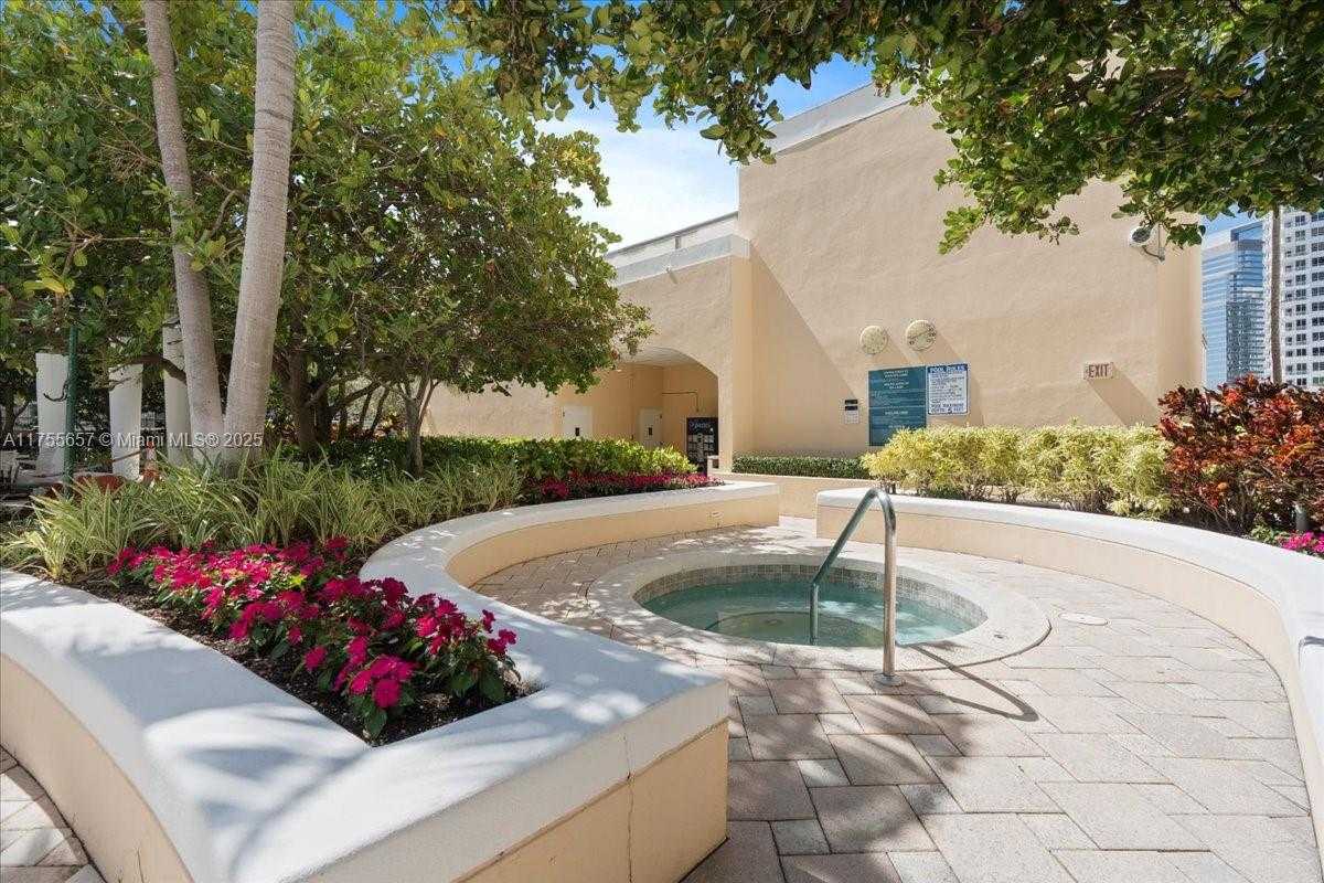 Small Image of 888 BRICKELL KEY DR #1502, Miami Number 33