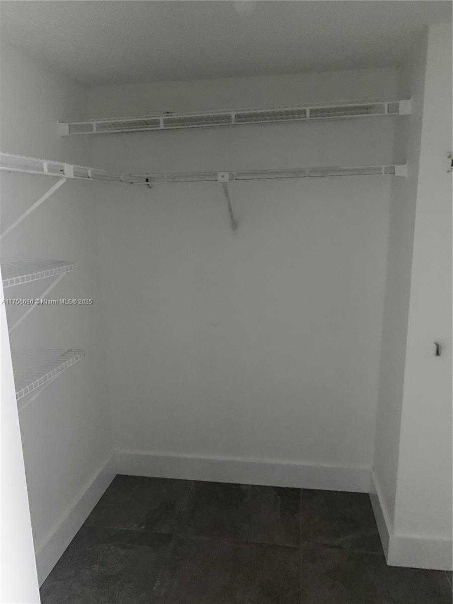 Small Image of 425 WEST PARK DR #12, Miami Number 17