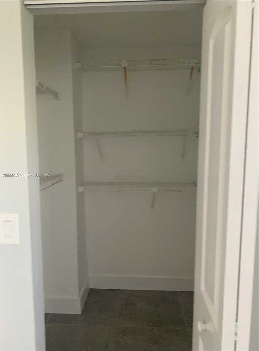 Small Image of 425 WEST PARK DR #12, Miami Number 20
