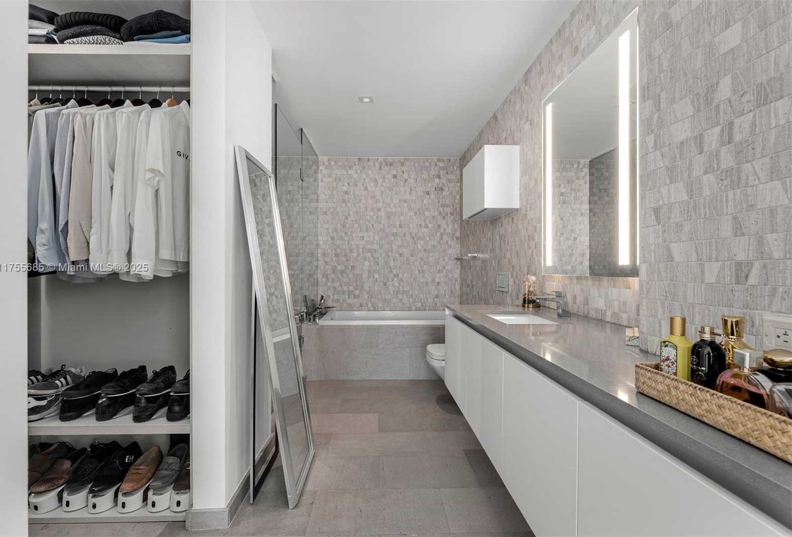 Small Image of 68 SOUTH EAST 6TH ST #3506, Miami Number 11