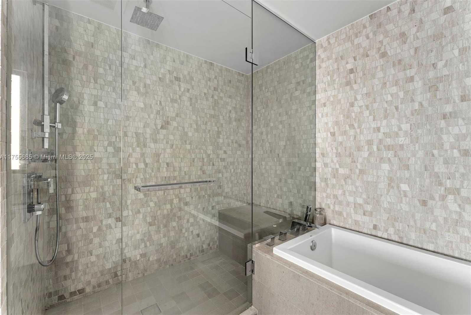 Small Image of 68 SOUTH EAST 6TH ST #3506, Miami Number 13