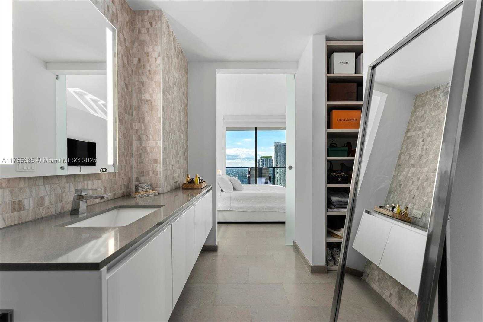 Small Image of 68 SOUTH EAST 6TH ST #3506, Miami Number 15