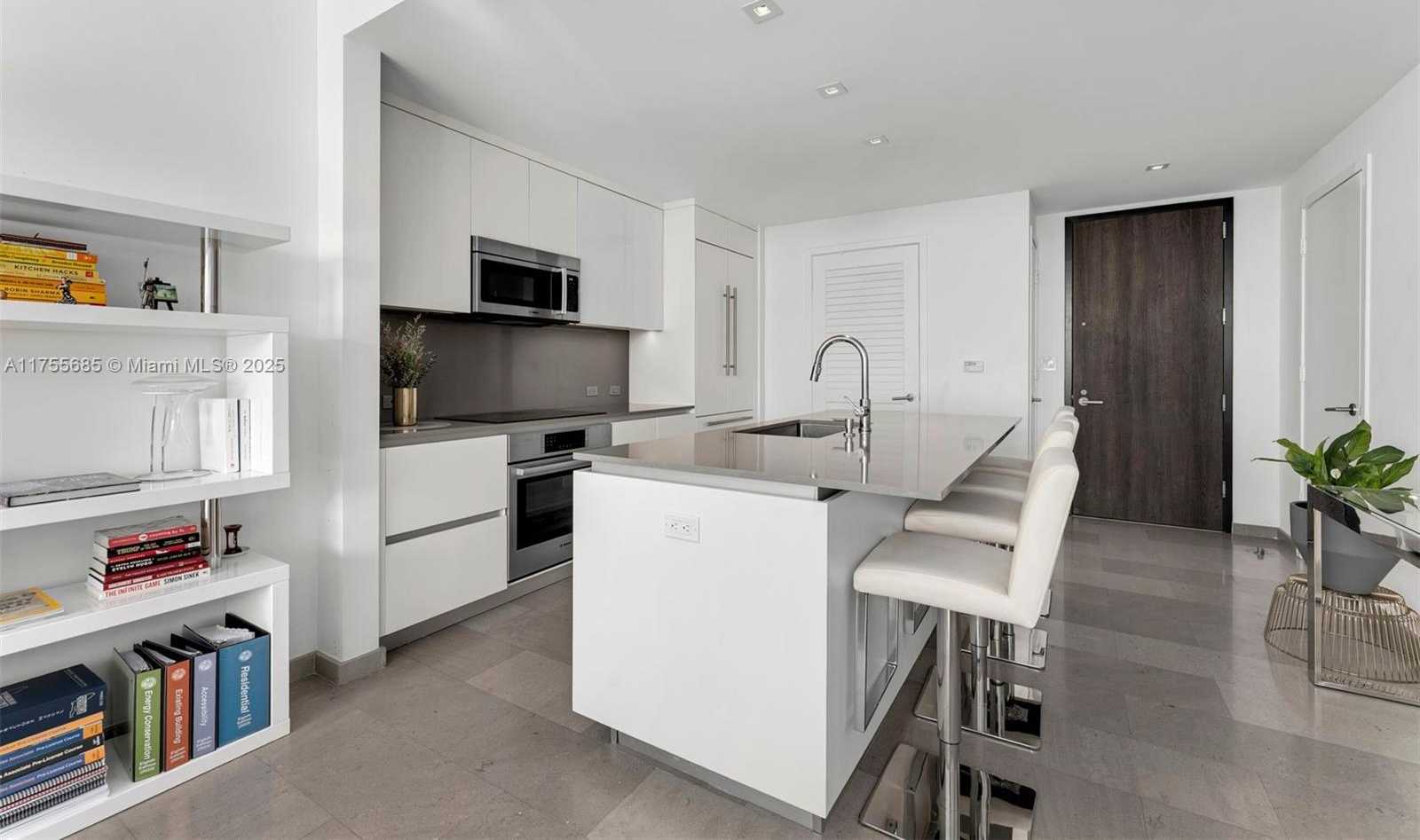 Small Image of 68 SOUTH EAST 6TH ST #3506, Miami Number 2