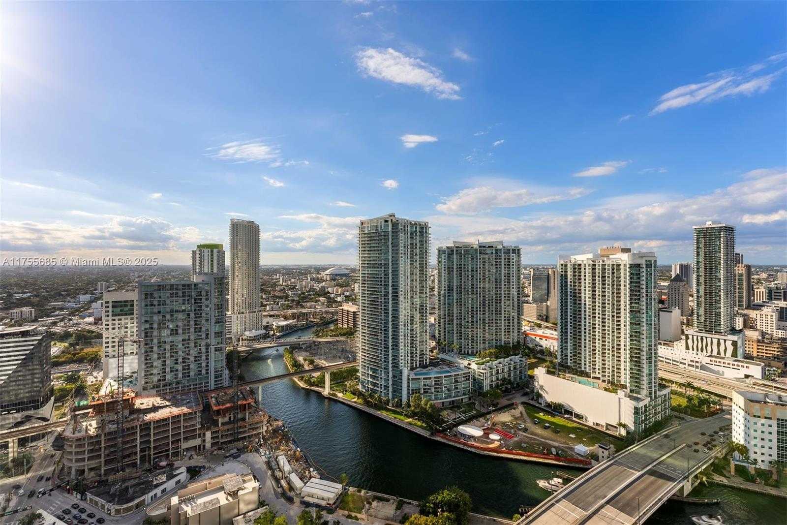 Small Image of 68 SOUTH EAST 6TH ST #3506, Miami Number 23