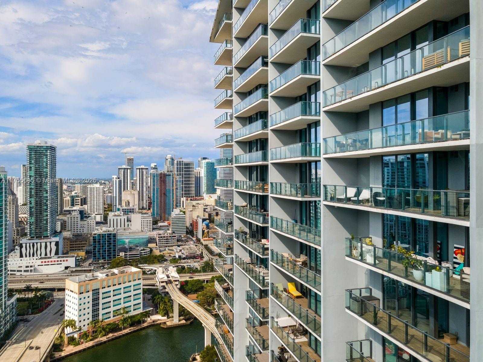Small Image of 68 SOUTH EAST 6TH ST #3506, Miami Number 32