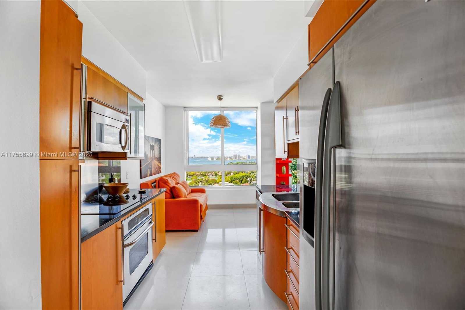 Small Image of 6365 COLLINS AVE #2108, Miami Beach Number 8