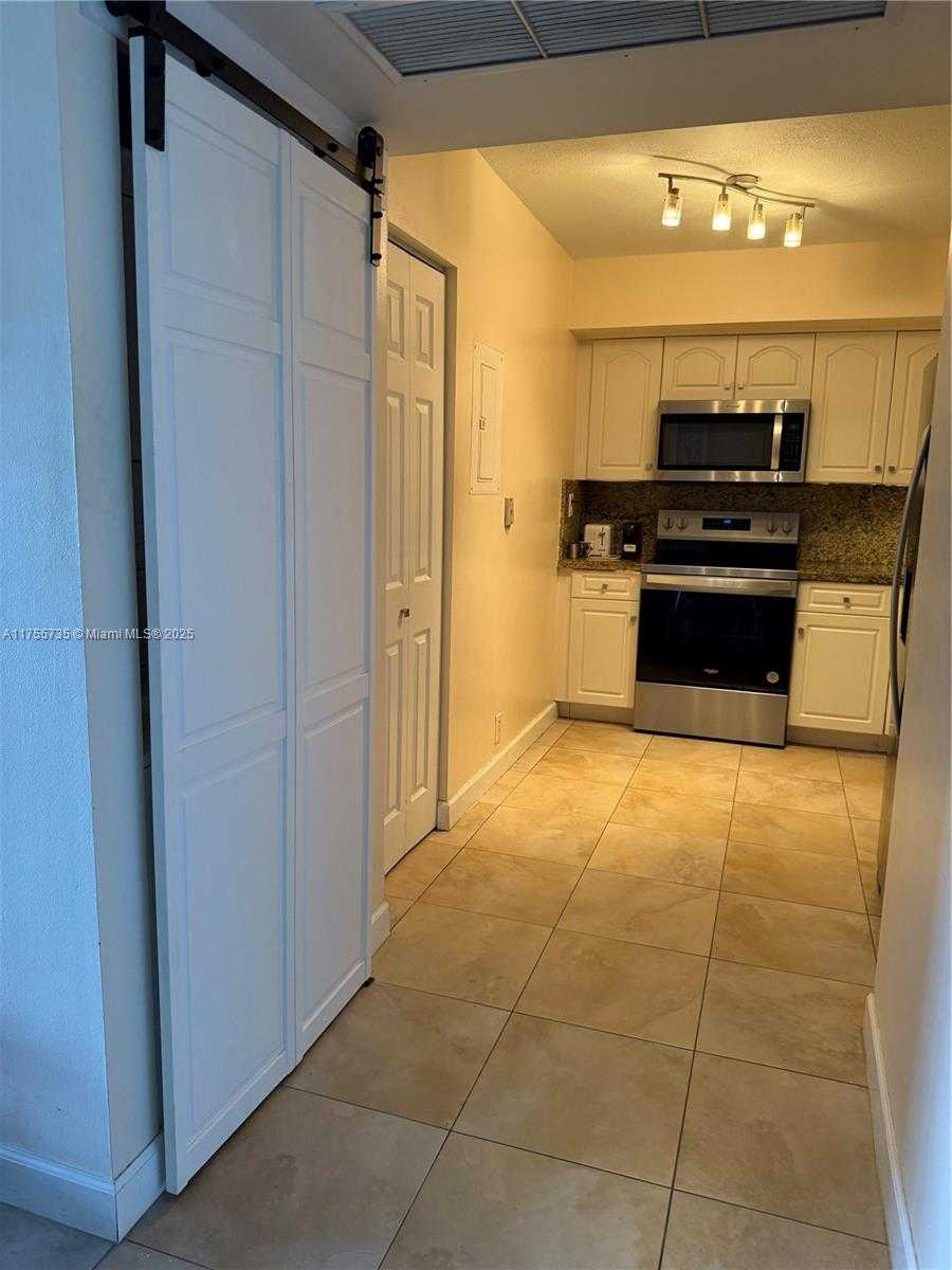 Small Image of 3300 NORTH EAST 191ST ST #511, Aventura Number 5
