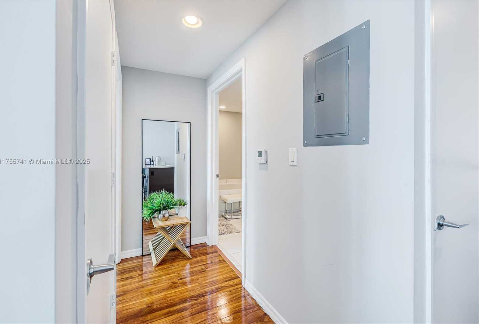 Small Image of 55 SOUTH EAST 6TH ST #3106, Miami Number 8