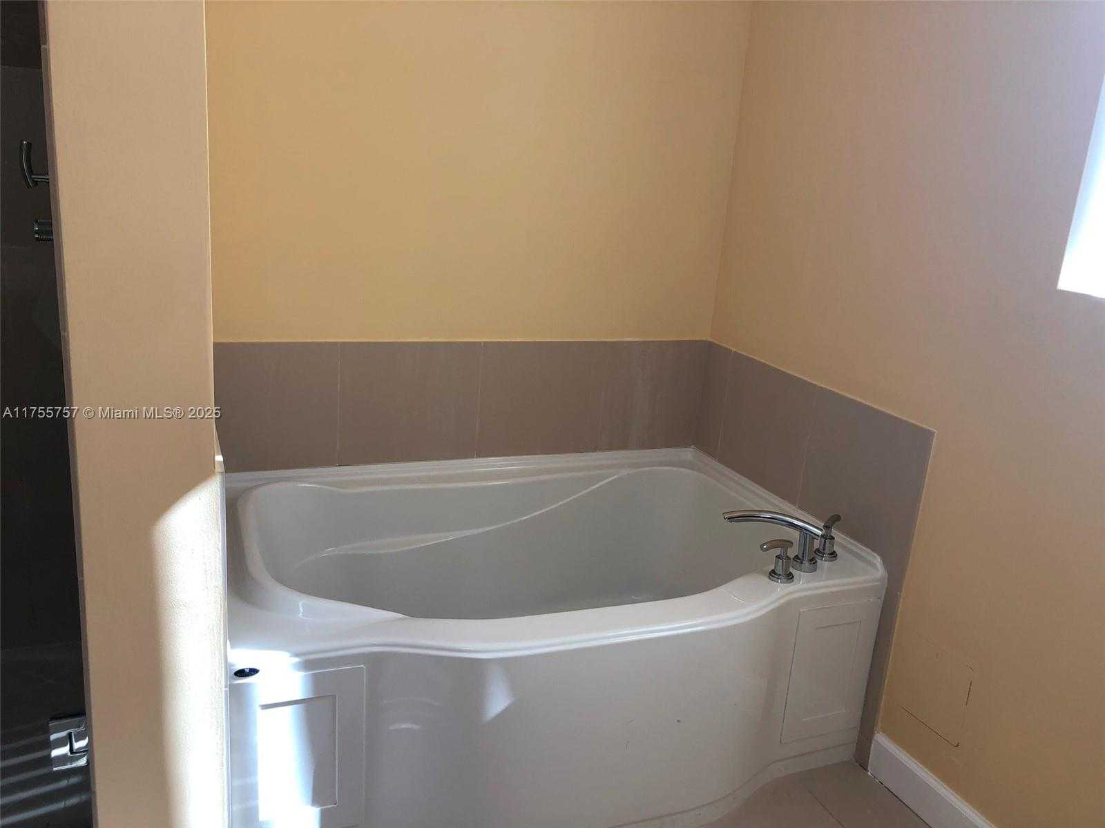 Small Image of 1945 SOUTH OCEAN DR #2103, Hallandale Beach Number 14