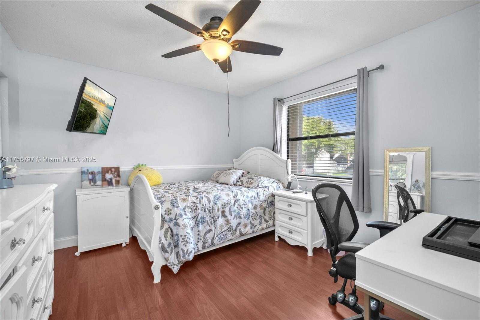 Small Image of 13350 SOUTH WEST 88TH TER #B, Miami Number 17