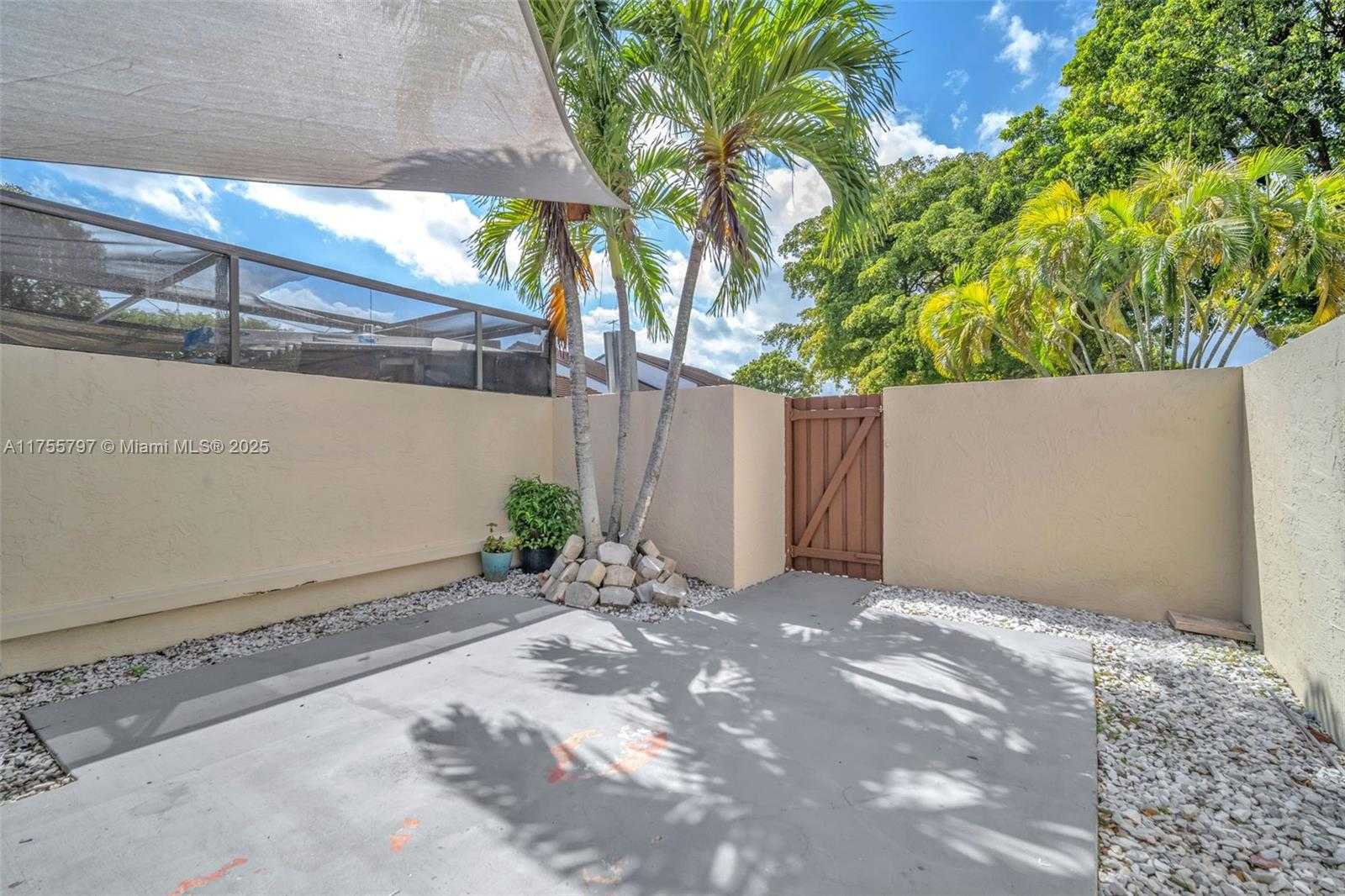 Small Image of 13350 SOUTH WEST 88TH TER #B, Miami Number 23