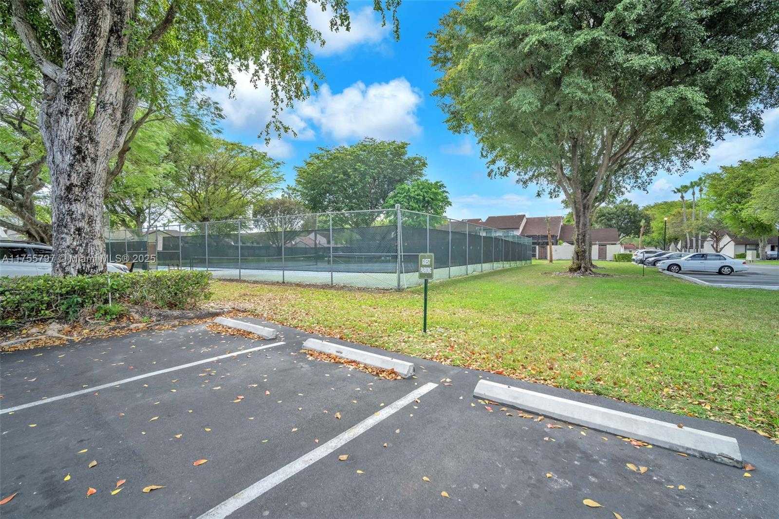 Small Image of 13350 SOUTH WEST 88TH TER #B, Miami Number 31