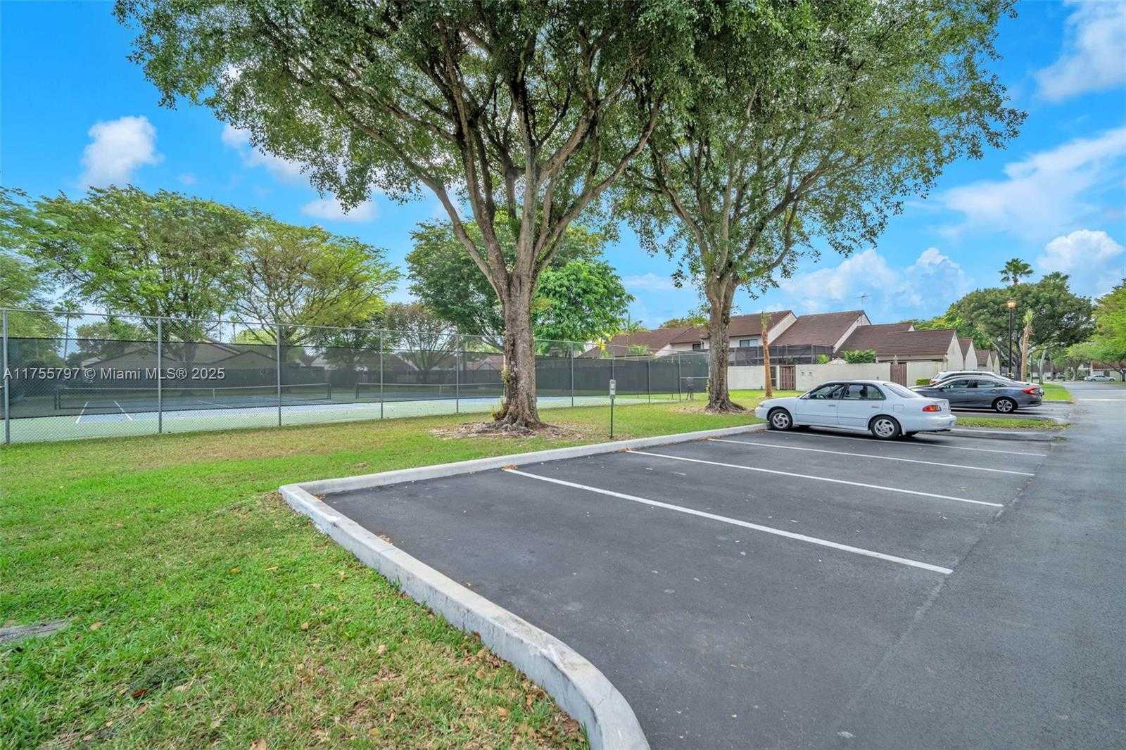 Small Image of 13350 SOUTH WEST 88TH TER #B, Miami Number 33