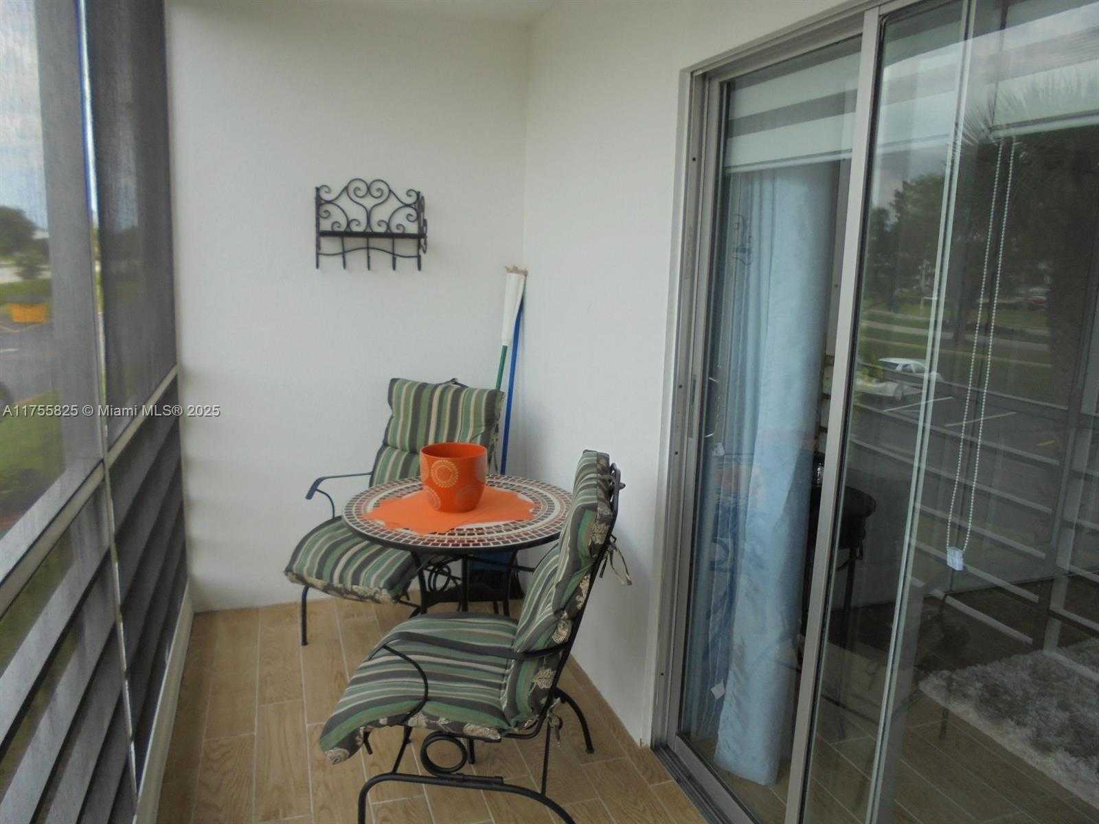 Small Image of 400 BRIGHTON J #400, Boca Raton Number 3