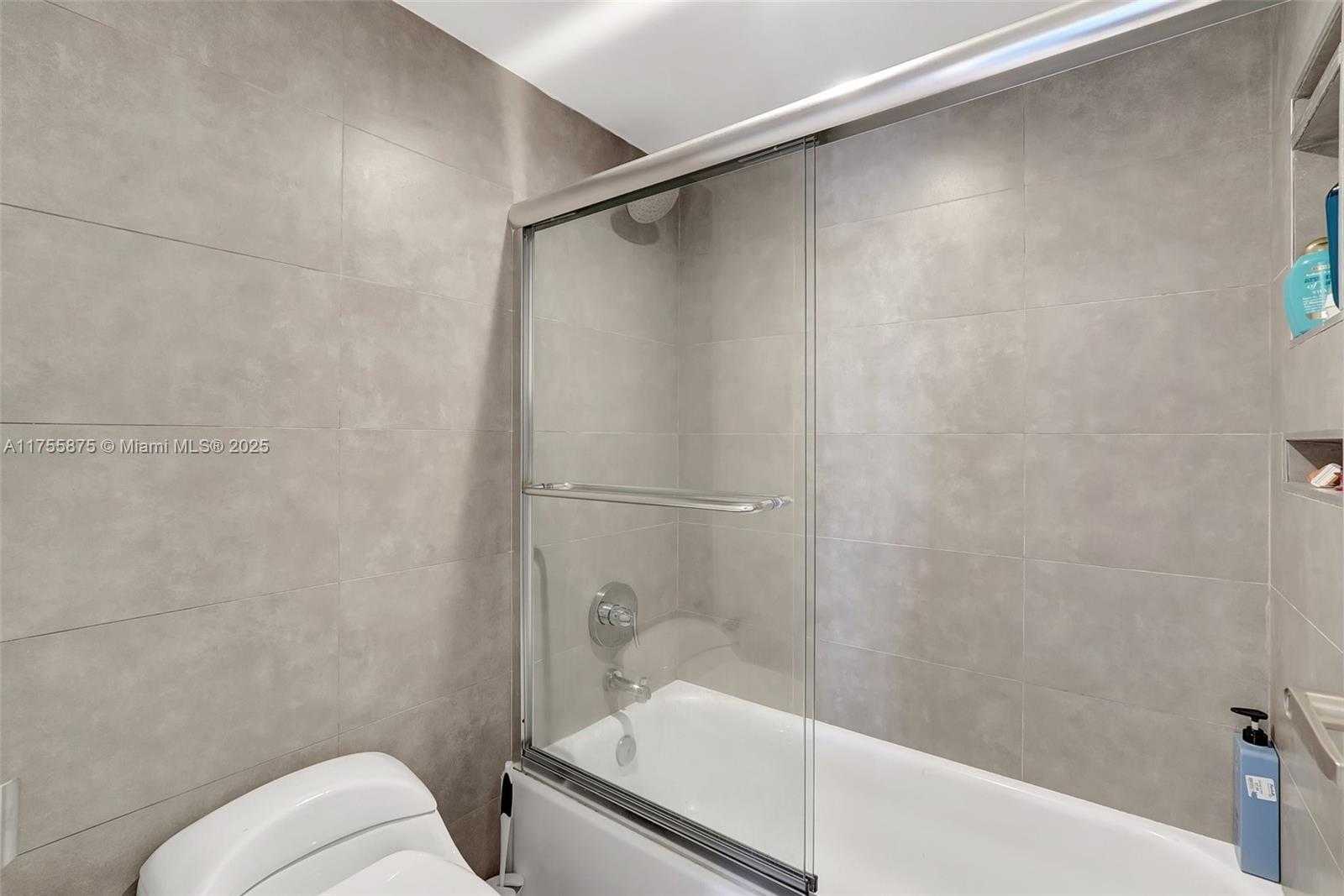 Small Image of 3675 NORTH COUNTRY CLUB DR #2310, Aventura Number 35