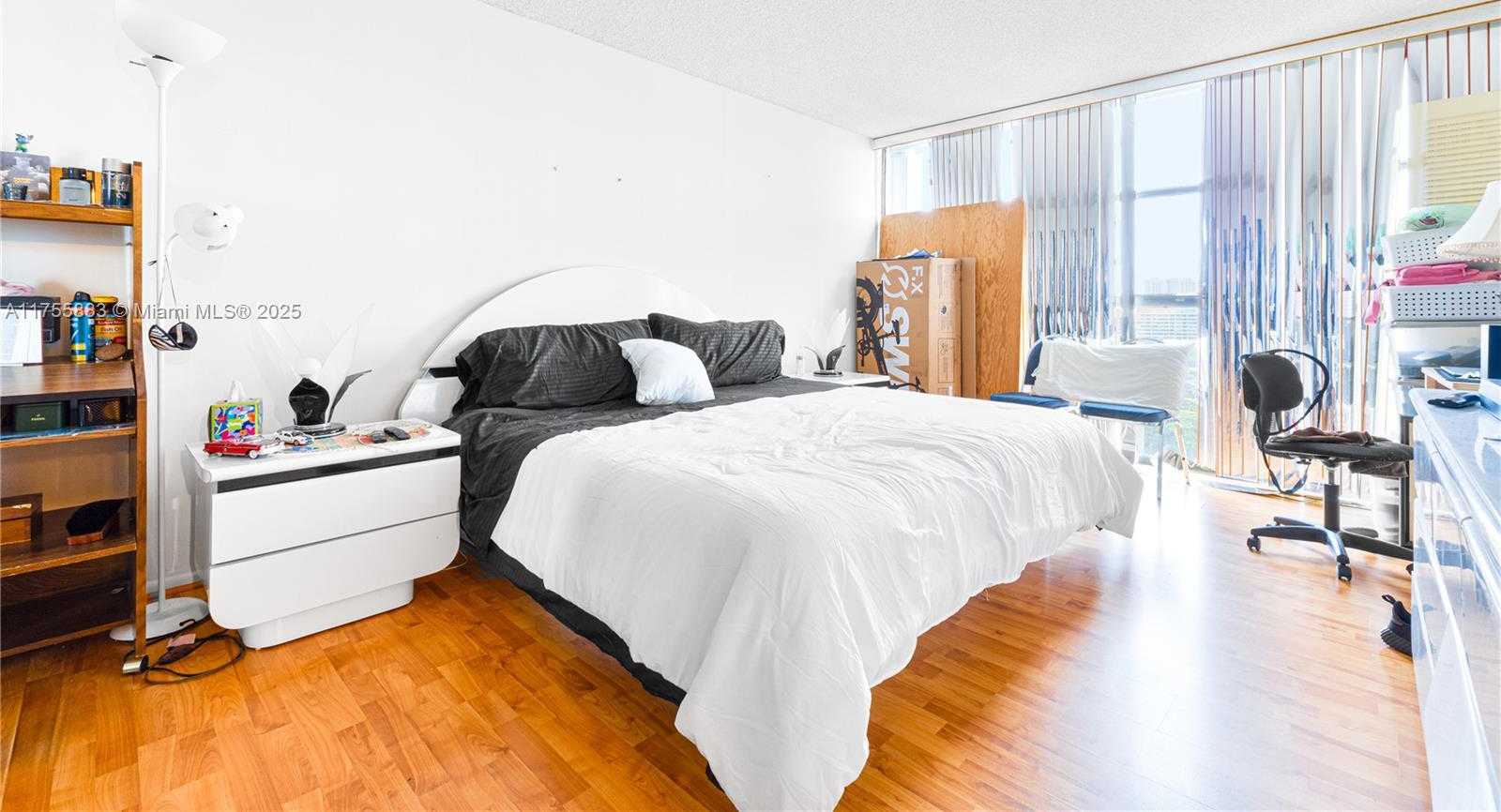 Small Image of 600 PARKVIEW DR #1109, Hallandale Beach Number 22