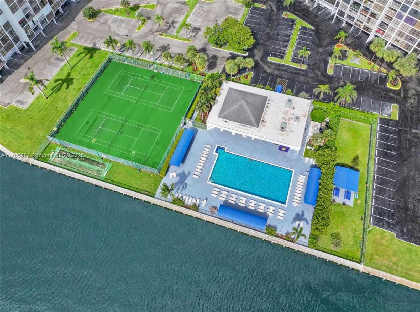 Small Image of 600 PARKVIEW DR #1109, Hallandale Beach Number 4
