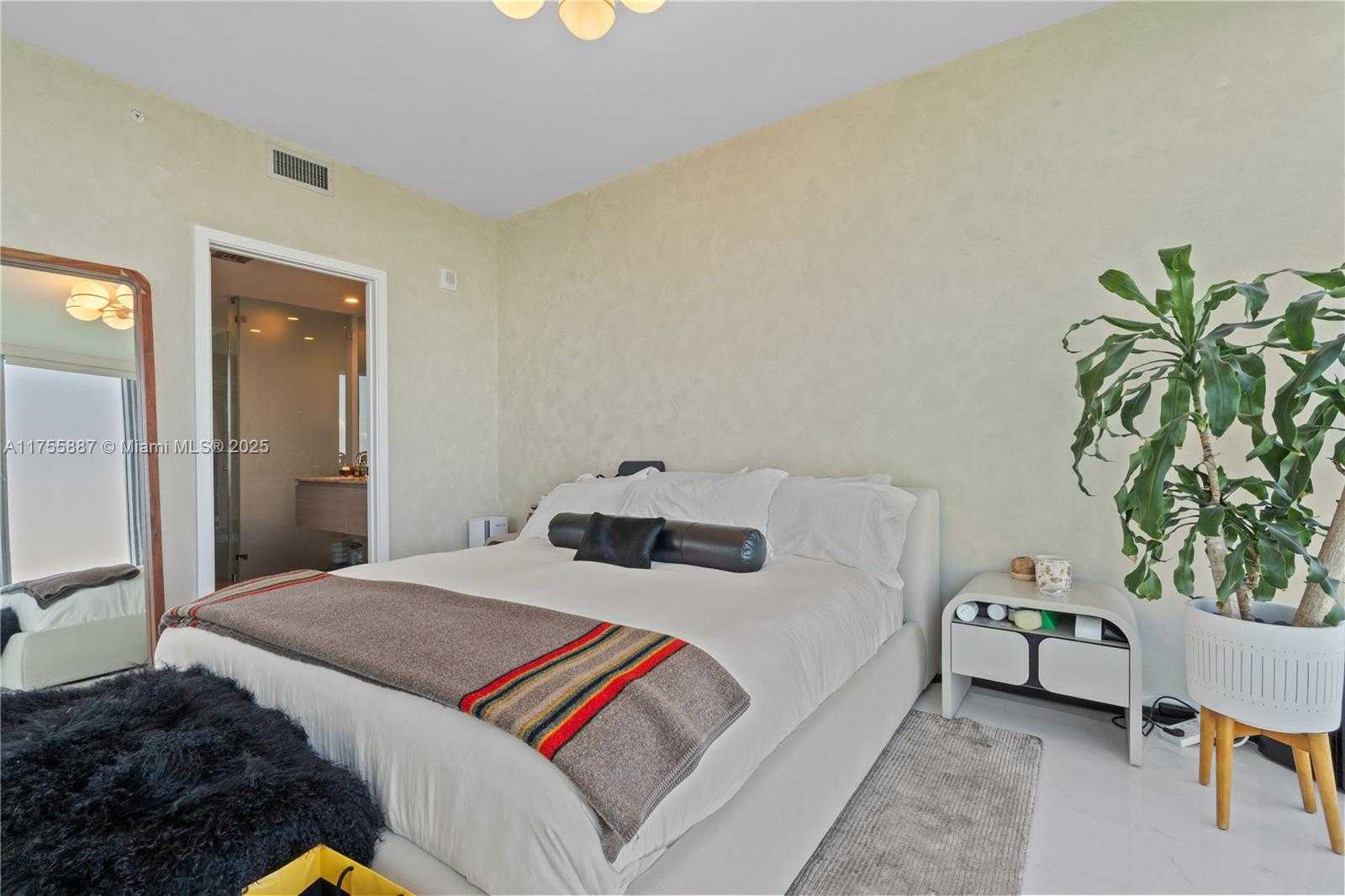 Small Image of 2900 NORTH EAST 7TH AVE #3107, Miami Number 11