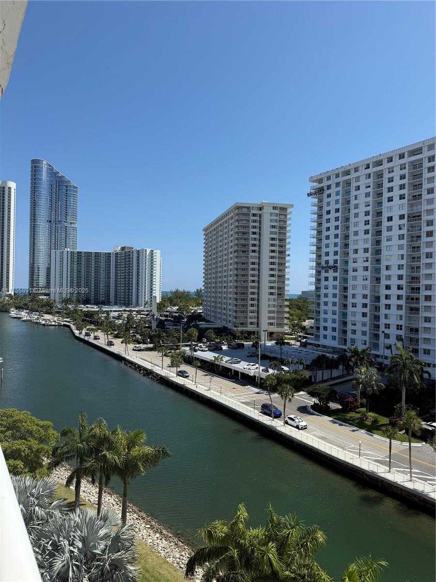 Small Image of 400 KINGS POINT DR #801, Sunny Isles Beach Number 12