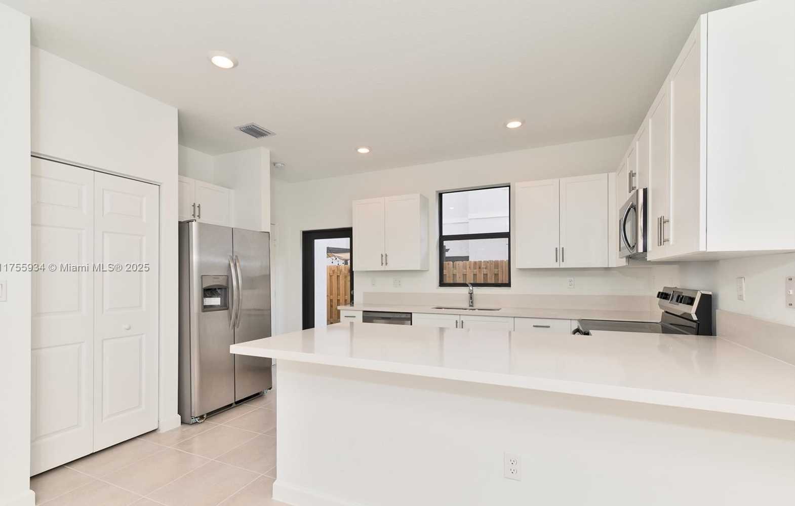 Small Image of 523 SOUTH WEST 19TH TER, Fort Lauderdale Number 11