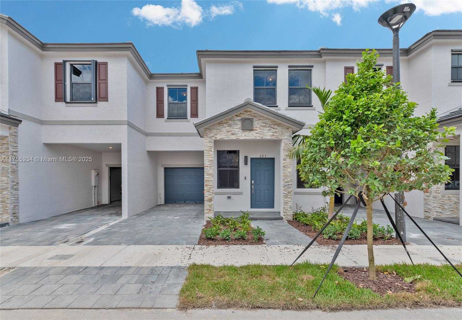 Small Image of 523 SOUTH WEST 19TH TER, Fort Lauderdale Number 2