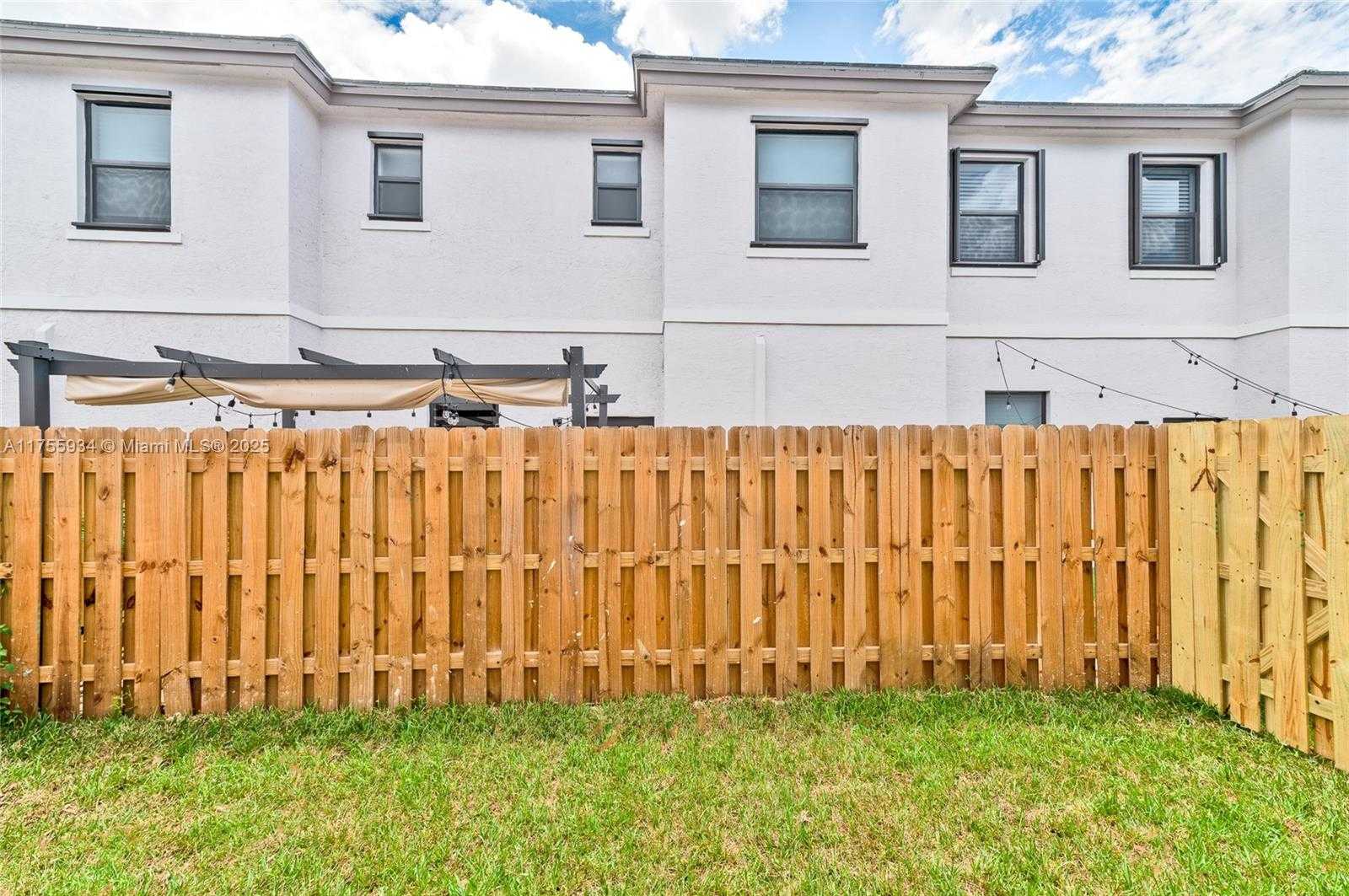 Small Image of 523 SOUTH WEST 19TH TER, Fort Lauderdale Number 7