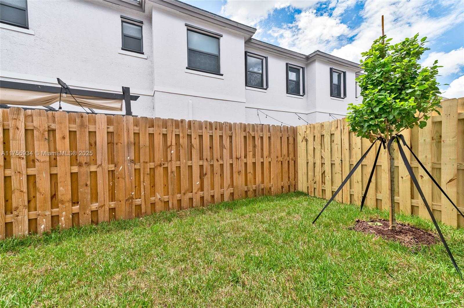 Small Image of 523 SOUTH WEST 19TH TER, Fort Lauderdale Number 8