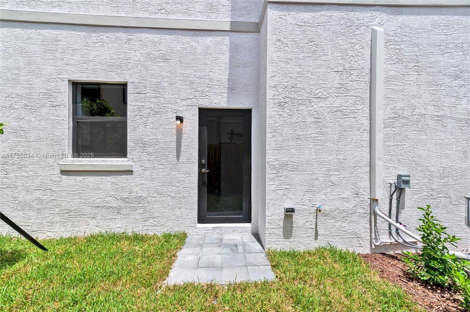 Small Image of 523 SOUTH WEST 19TH TER, Fort Lauderdale Number 9