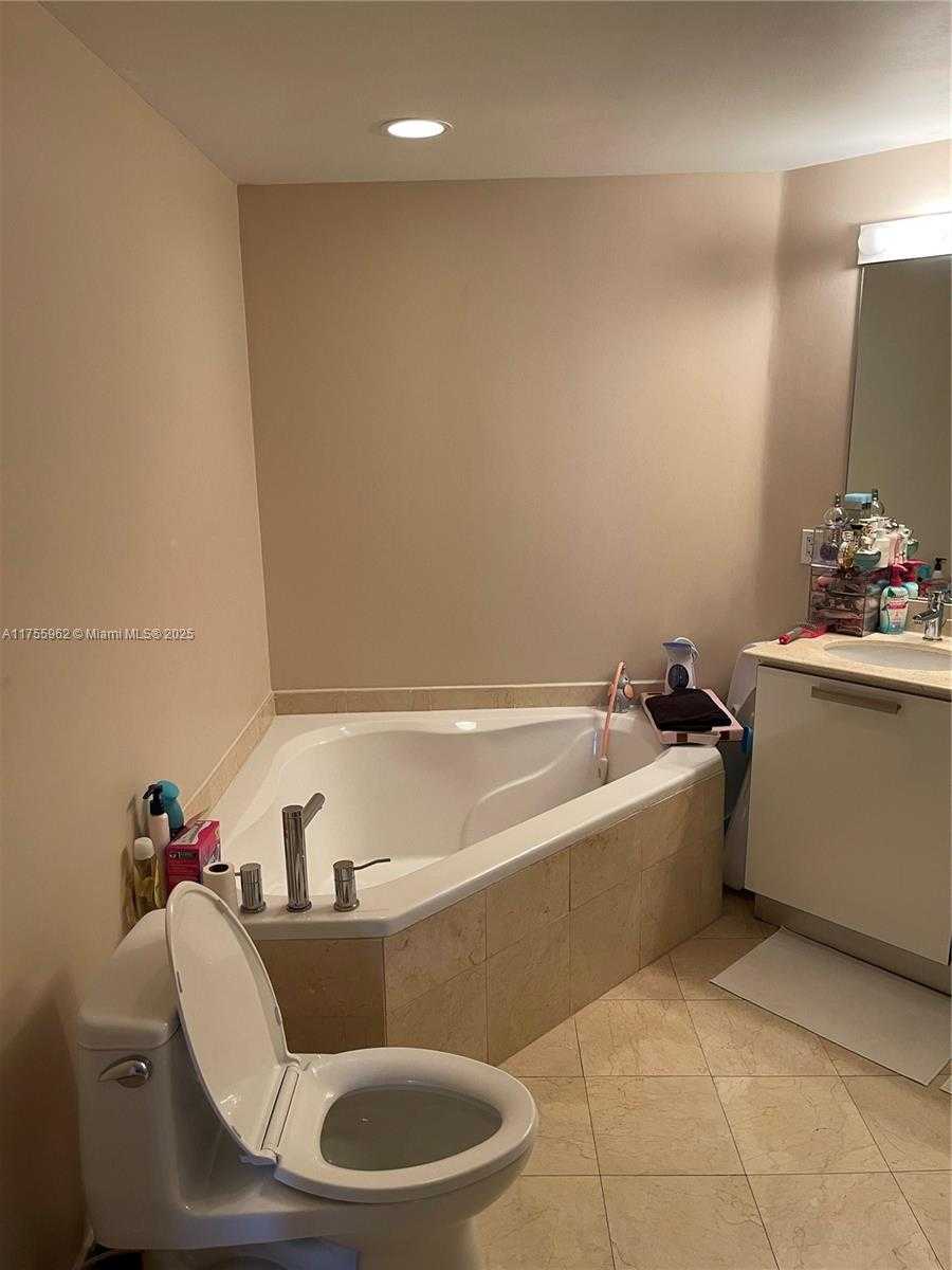 Small Image of 3000 NORTH EAST 188TH ST #706, Aventura Number 11