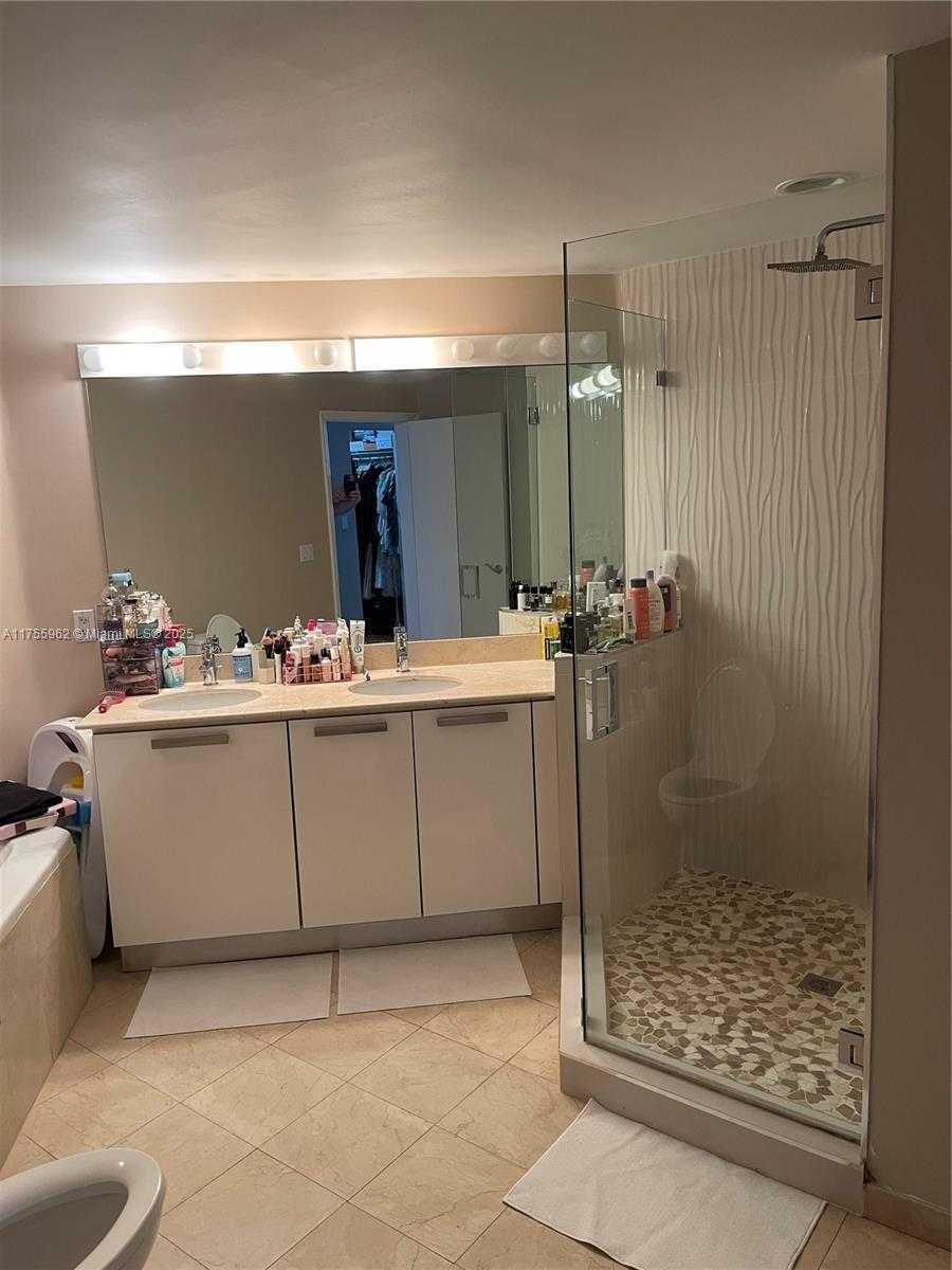 Small Image of 3000 NORTH EAST 188TH ST #706, Aventura Number 14
