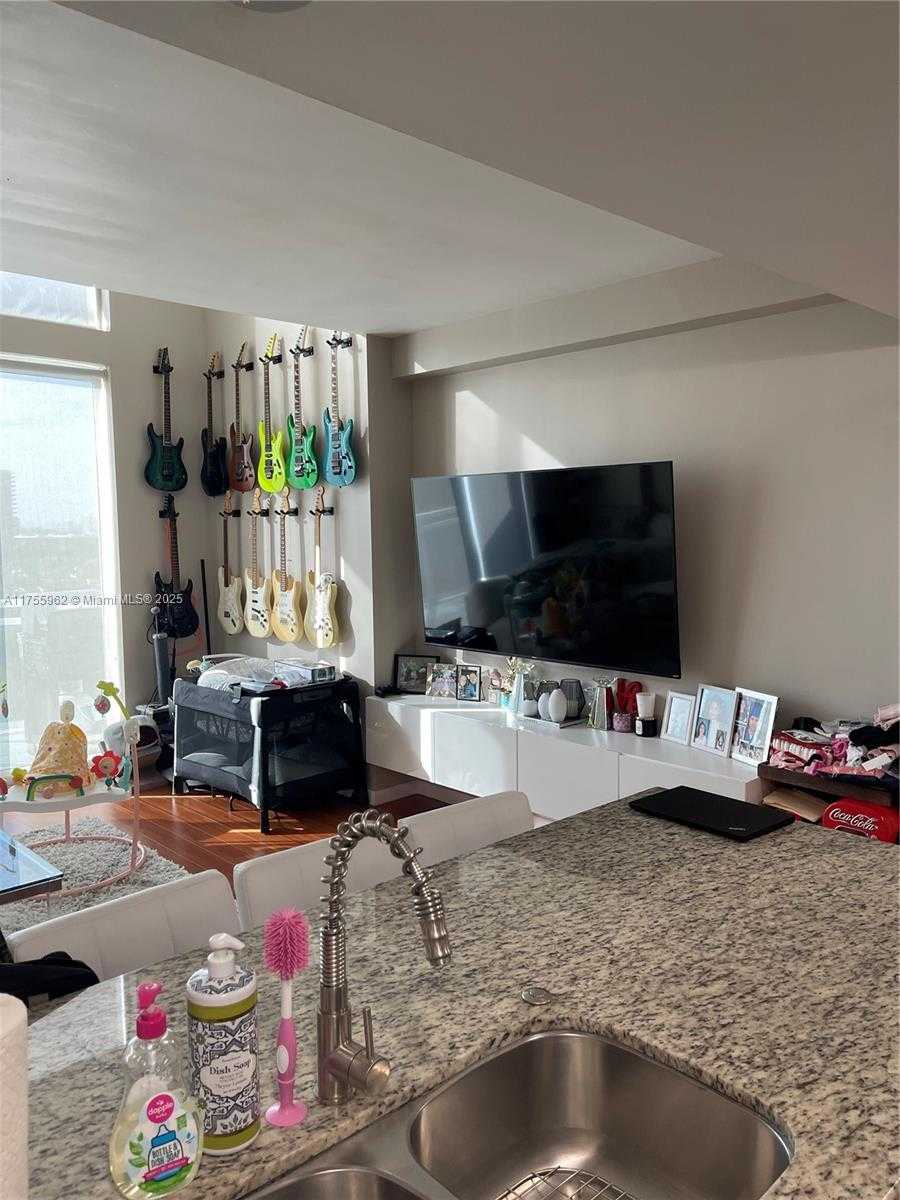 Small Image of 3000 NORTH EAST 188TH ST #706, Aventura Number 3