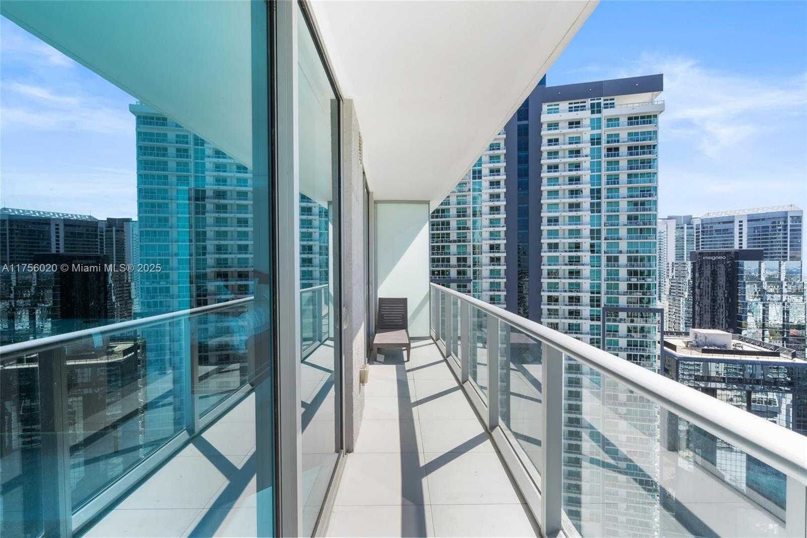 Small Image of 1100 S Miami Ave, Miami, FL 33130, USA Number 10
